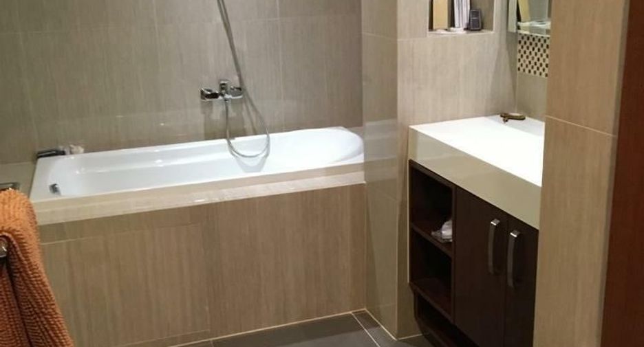 Condo en venta y en alquiler de 3 habitaciones en Watthana, Bangkok