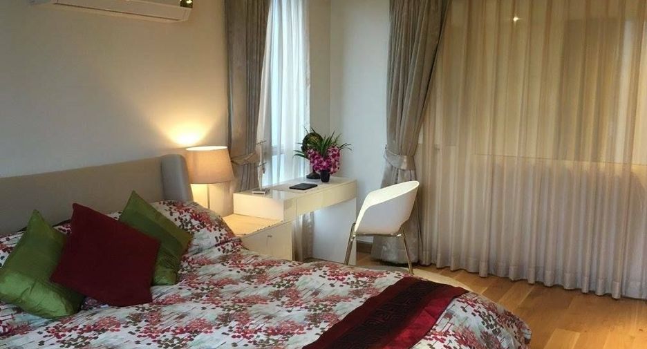 Condo en venta y en alquiler de 3 habitaciones en Watthana, Bangkok