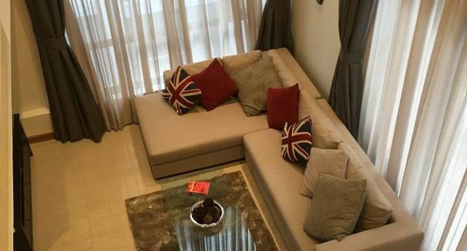 Condo en venta y en alquiler de 3 habitaciones en Watthana, Bangkok