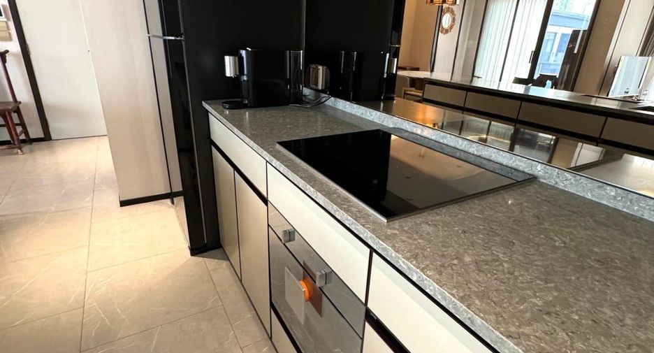 For rent 2 bedrooms condo in Watthana, Bangkok