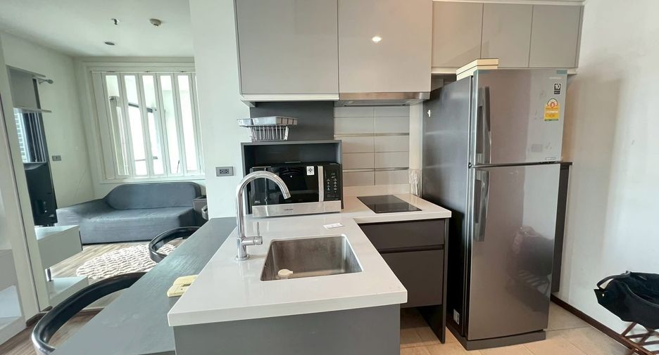 For rent 1 bed condo in Khlong Toei, Bangkok