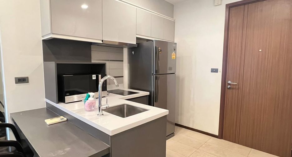 For rent 1 bed condo in Khlong Toei, Bangkok