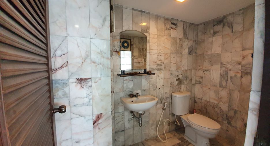 For rent 1 bed condo in Bang Rak, Bangkok