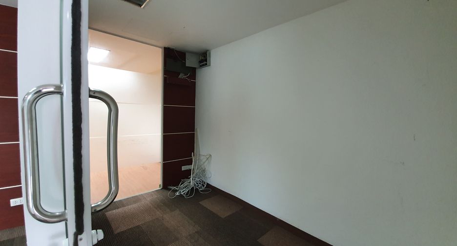 For rent 1 bed condo in Bang Rak, Bangkok