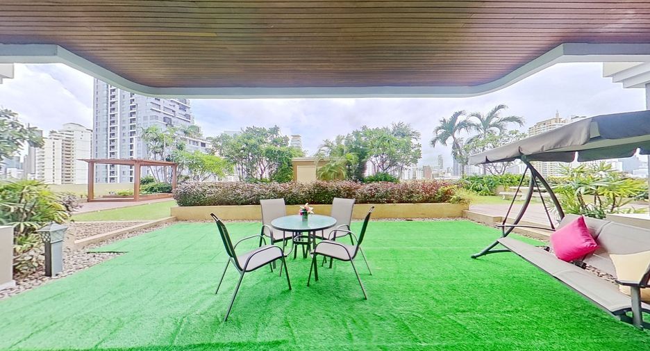 For rent 4 bedrooms condo in Watthana, Bangkok