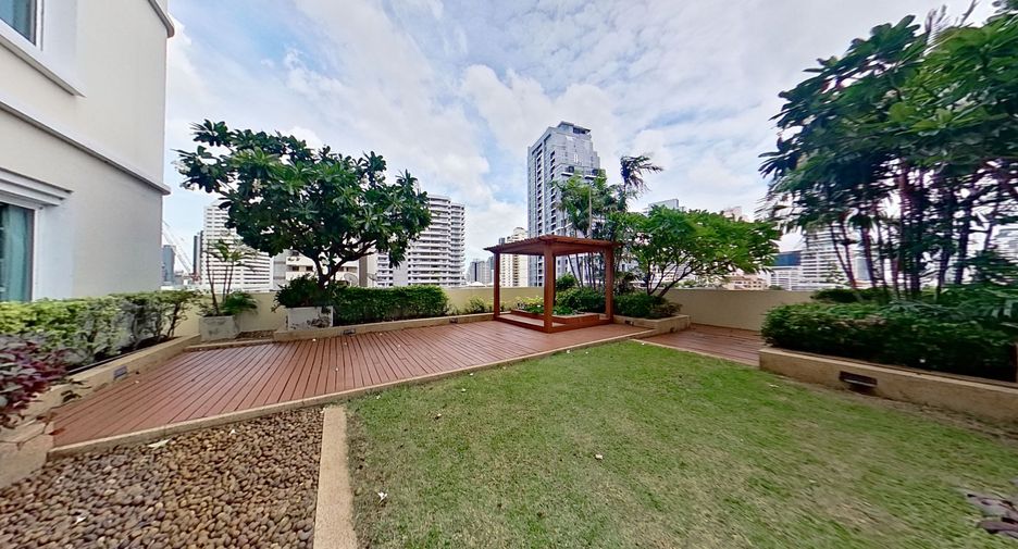 For rent 4 bedrooms condo in Watthana, Bangkok
