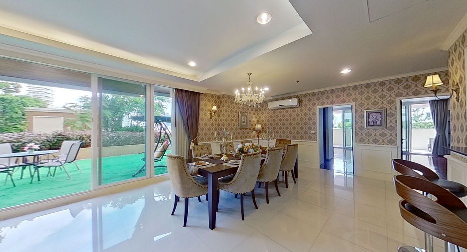 For rent 4 bedrooms condo in Watthana, Bangkok