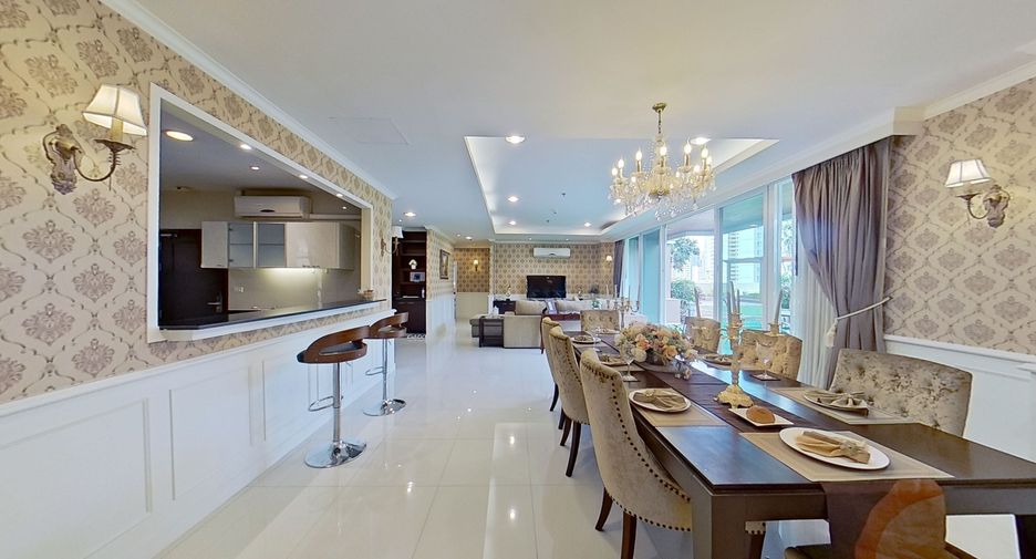 For rent 4 bedrooms condo in Watthana, Bangkok