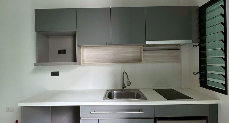 For rent 4 bedrooms condo in Khan Na Yao, Bangkok