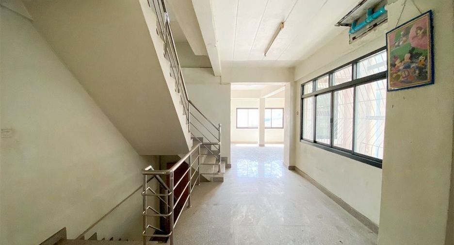 For sale 6 bedrooms townhouse in Din Daeng, Bangkok