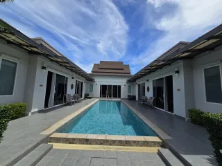 Villa en alquiler de 4 habitaciones en Mueang Phuket, Phuket