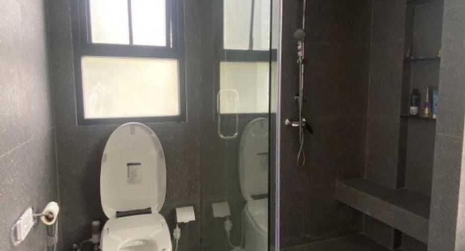 For rent 3 bedrooms townhouse in Khan Na Yao, Bangkok