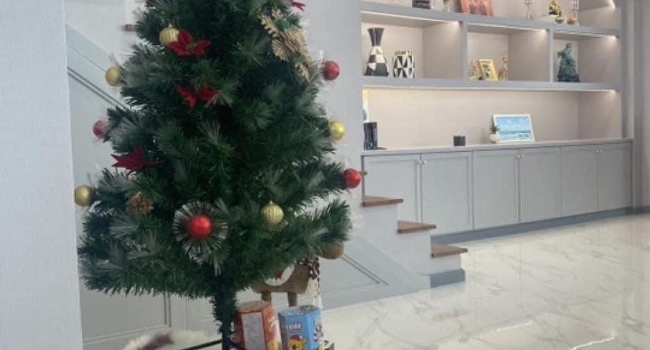 For rent 3 bedrooms townhouse in Khan Na Yao, Bangkok