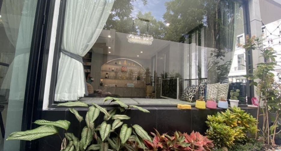 For rent 3 bedrooms townhouse in Khan Na Yao, Bangkok