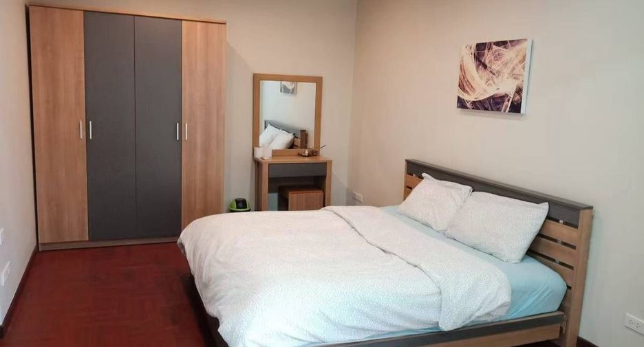 Reihenhaus zur Miete mit 5 Zimmer in Watthana, Bangkok