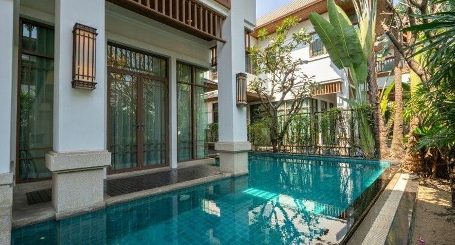 Casa en alquiler de 4 habitaciones en Yan Nawa, Bangkok