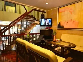 For rent 5 bedrooms condo in Watthana, Bangkok