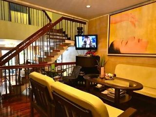 For rent 5 bedrooms condo in Watthana, Bangkok