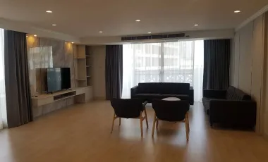 For rent 4 bedrooms condo in Khlong Toei, Bangkok