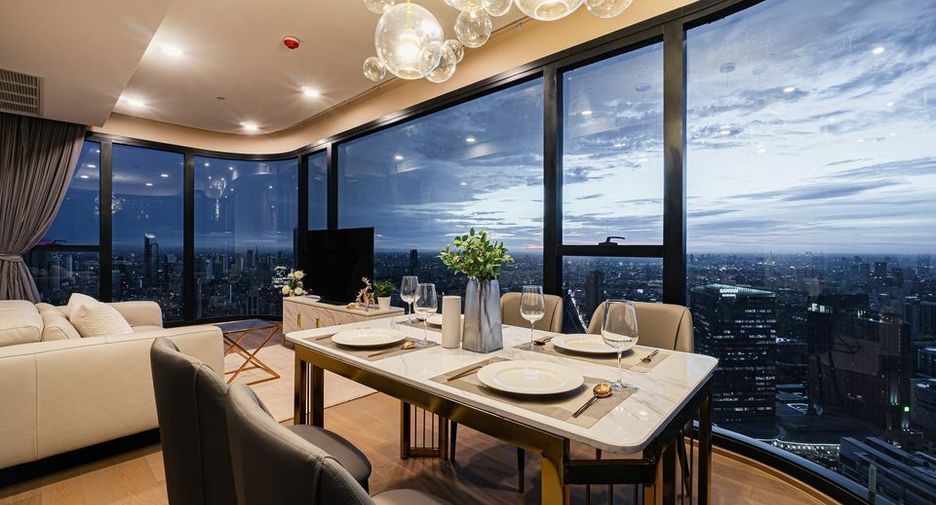 For rent 2 bedrooms condo in Bang Rak, Bangkok