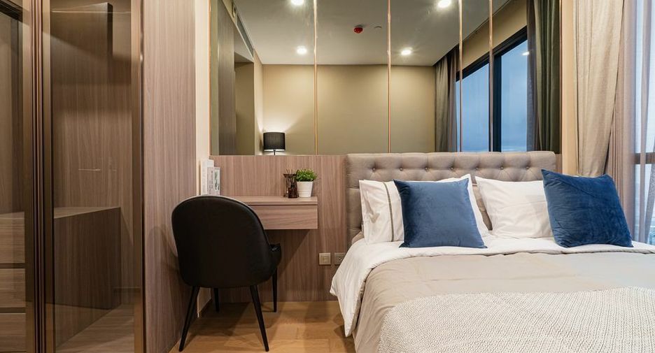 For rent 2 bedrooms condo in Bang Rak, Bangkok