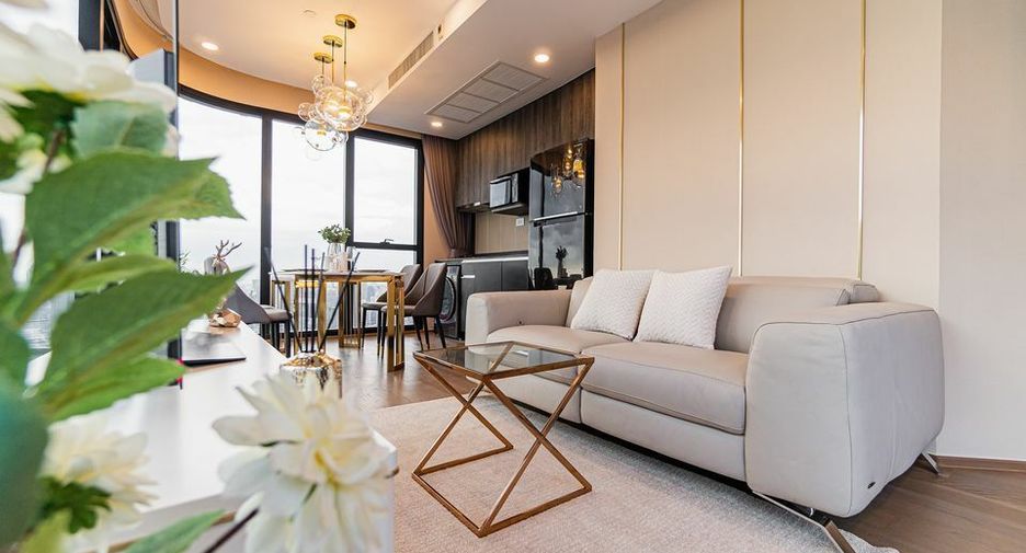 For rent 2 bedrooms condo in Bang Rak, Bangkok