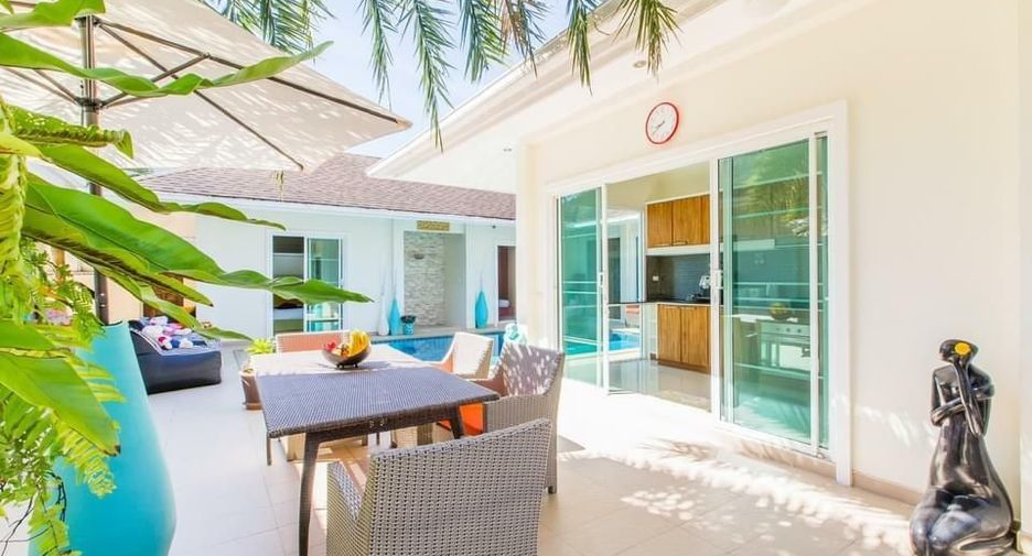 À vendre et à louer 4 chambres villa à Mueang Phuket, Phuket