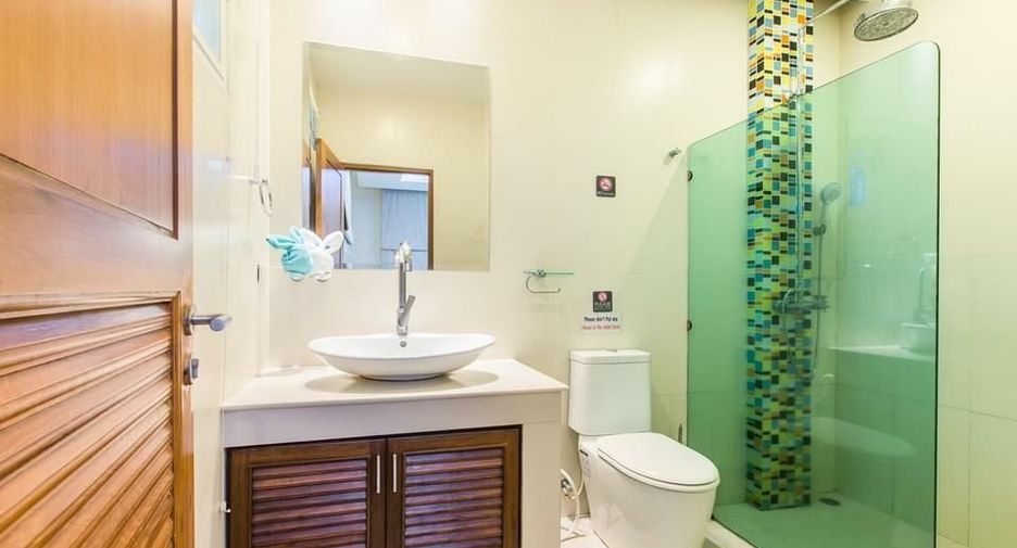À vendre et à louer 4 chambres villa à Mueang Phuket, Phuket