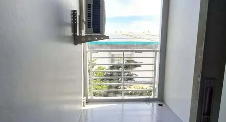 For sale 2 bedrooms condo in Mueang Samut Prakan, Samut Prakan