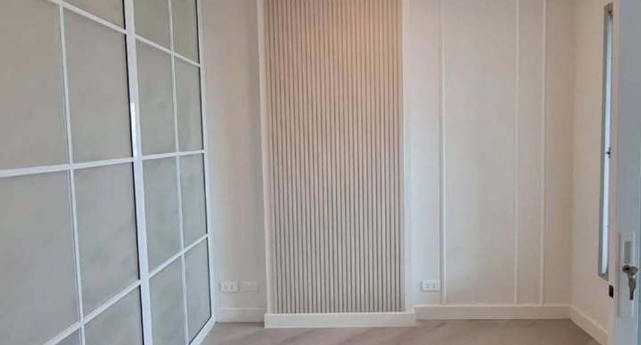 For sale 2 bedrooms condo in Mueang Samut Prakan, Samut Prakan