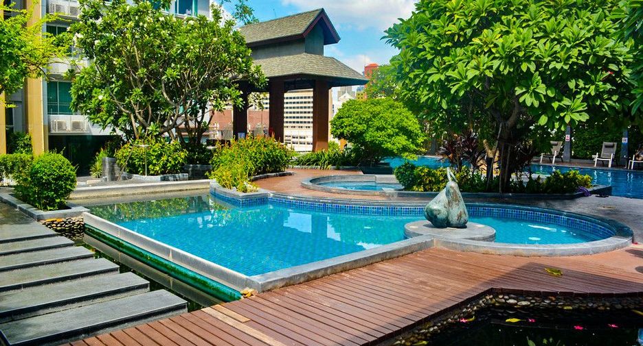 For sale 2 bedrooms condo in Watthana, Bangkok