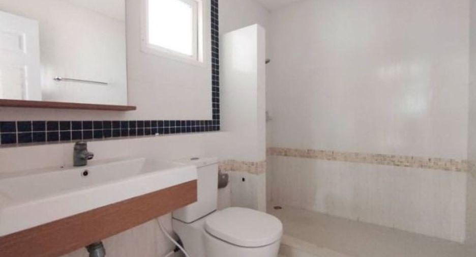 Продажа 3 спальни дом в Чом Тхонг, Бангкок