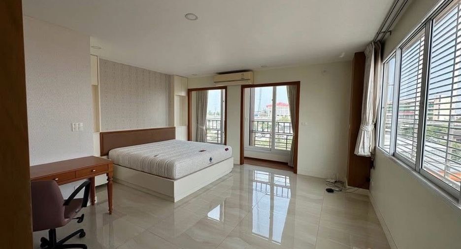For sale 2 bedrooms retail Space in Sai Mai, Bangkok