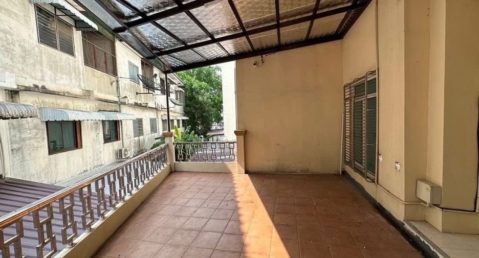For sale 2 bedrooms retail Space in Sai Mai, Bangkok