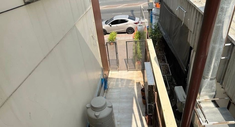 For sale 2 bedrooms retail Space in Sai Mai, Bangkok