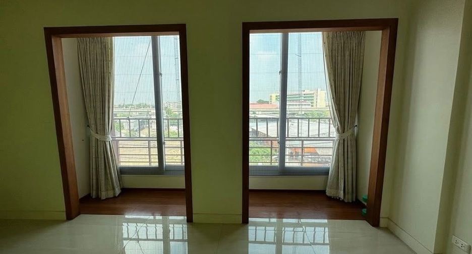 For sale 2 bedrooms retail Space in Sai Mai, Bangkok