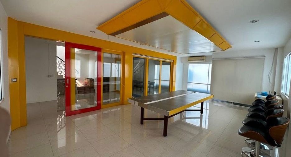 For sale 2 bedrooms retail Space in Sai Mai, Bangkok