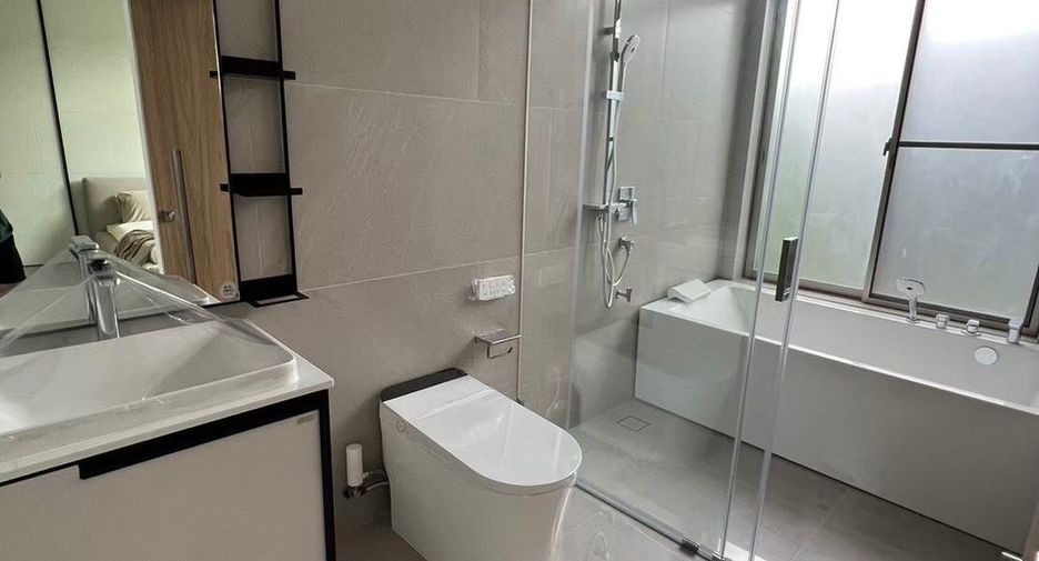 For rent 3 bedrooms house in Saphan Sung, Bangkok