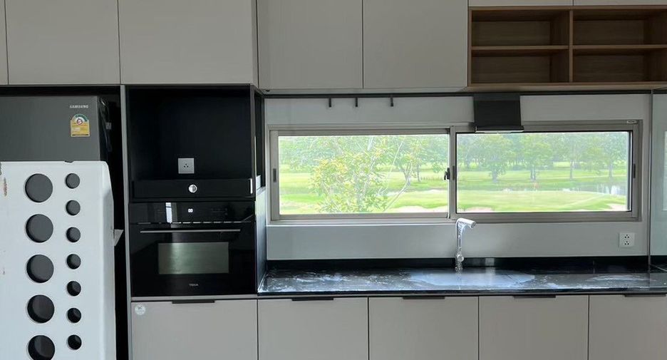 For rent 3 bedrooms house in Saphan Sung, Bangkok