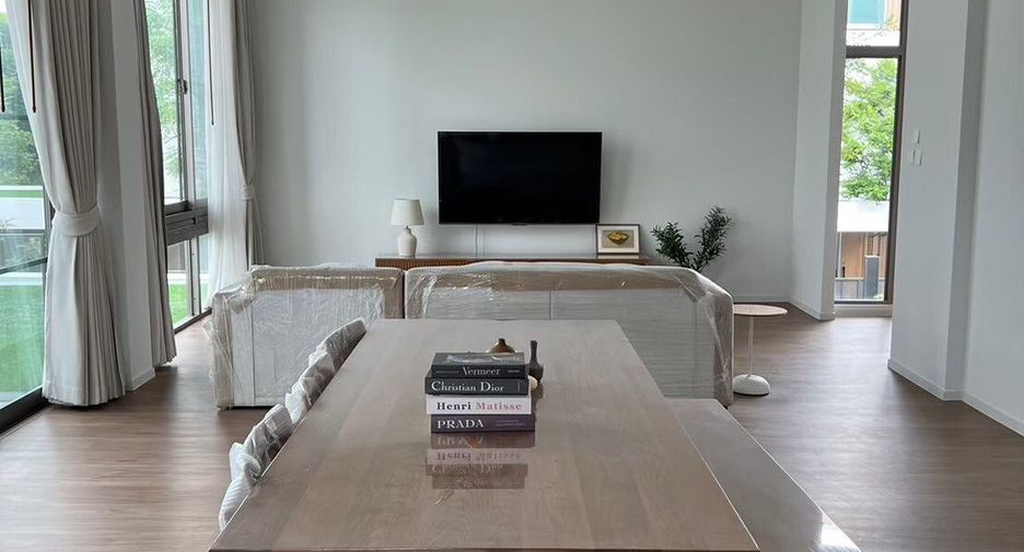 For rent 3 bedrooms house in Saphan Sung, Bangkok