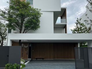 For rent 3 bedrooms house in Saphan Sung, Bangkok