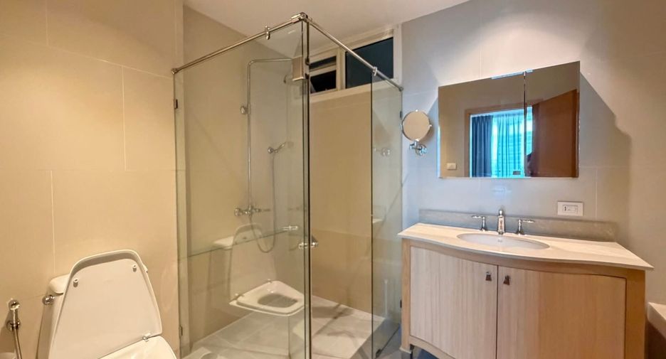For rent 1 bed condo in Sathon, Bangkok