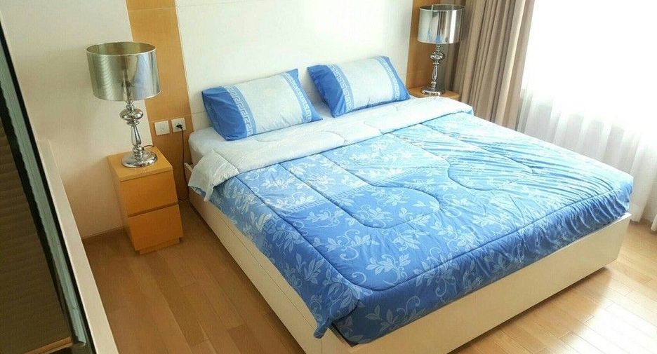 For rent 2 bedrooms condo in Khlong Toei, Bangkok
