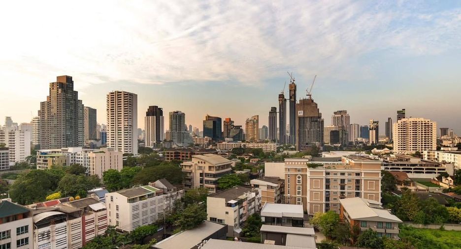For rent 1 bed condo in Watthana, Bangkok