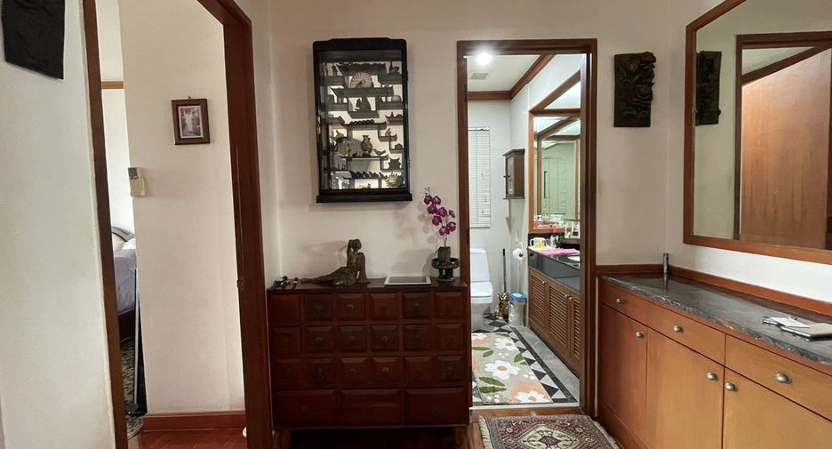 For sale 1 bed condo in Khlong San, Bangkok