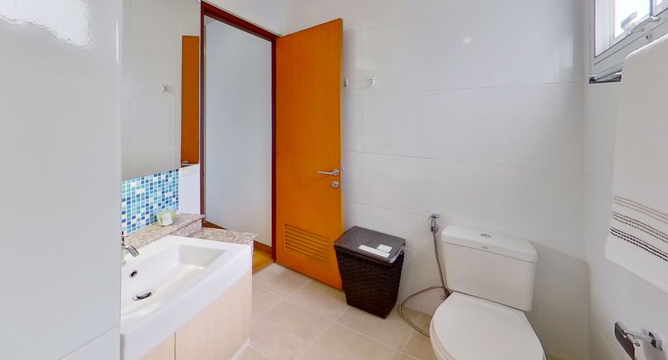 For sale and for rent 2 bedrooms condo in Phra Khanong, Bangkok