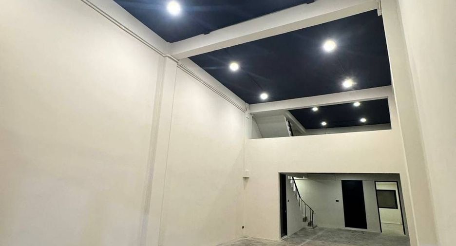 For rent retail Space in Phra Khanong, Bangkok
