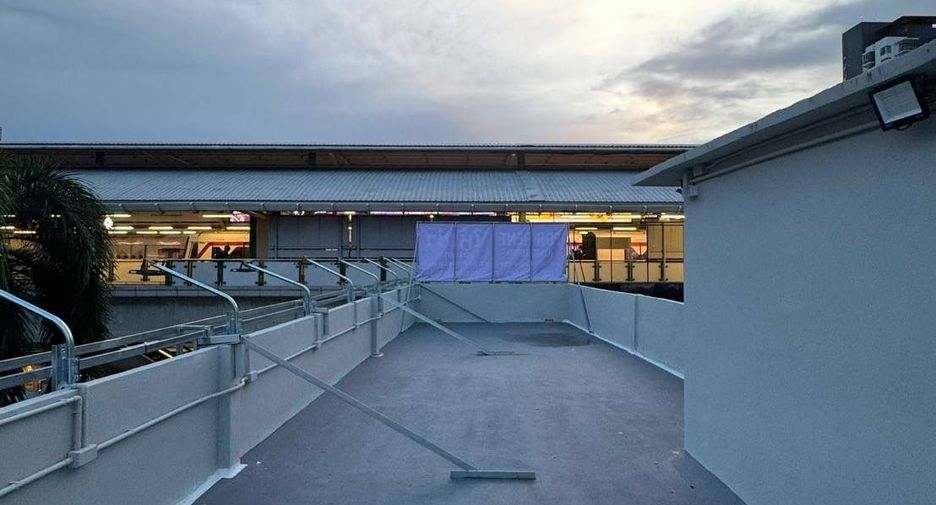For rent retail Space in Phra Khanong, Bangkok