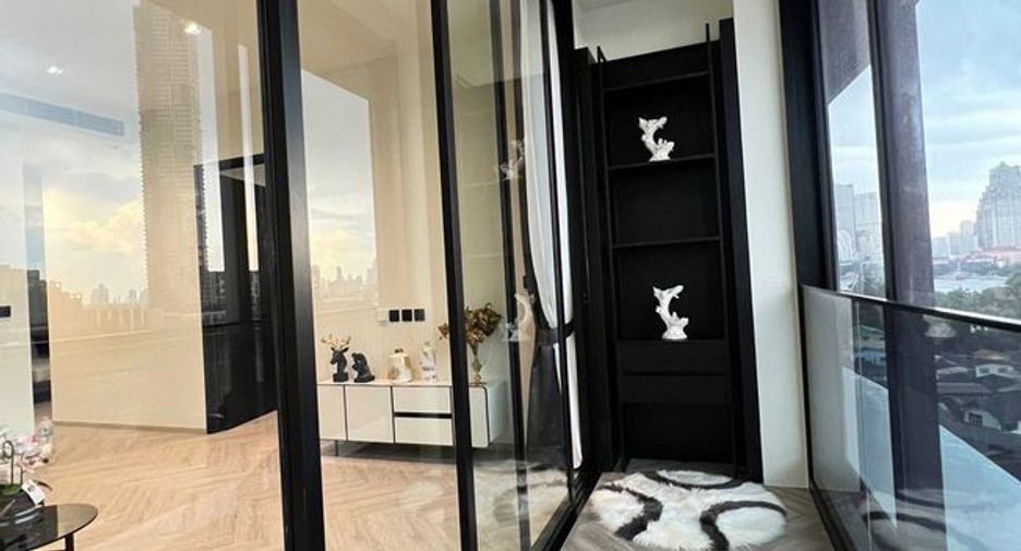 For rent 2 bedrooms condo in Khlong San, Bangkok