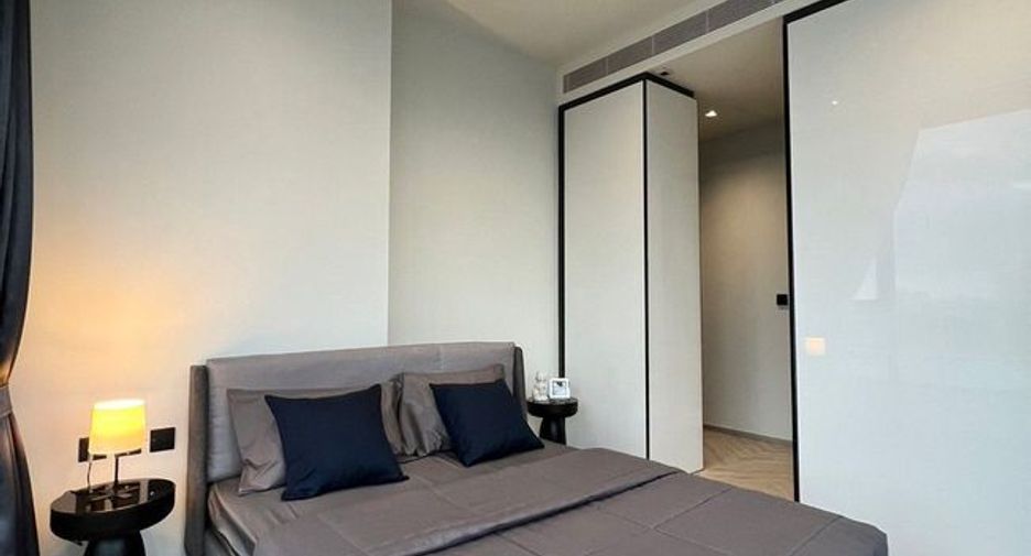For rent 2 bedrooms condo in Khlong San, Bangkok